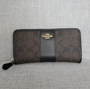 Coach Long Wallet
